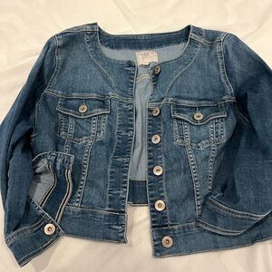 Cropped denim jacket with 3/4 sleeve